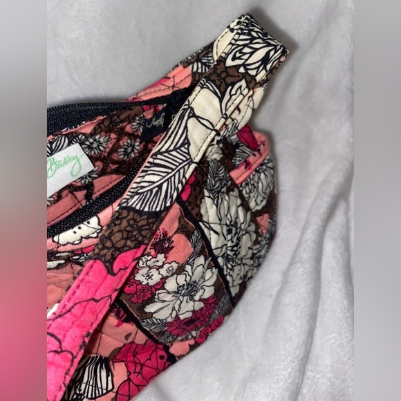 Vera Bradley Pink Quilted Shoulder Bag and matching wallet. - Picture 12 of 16